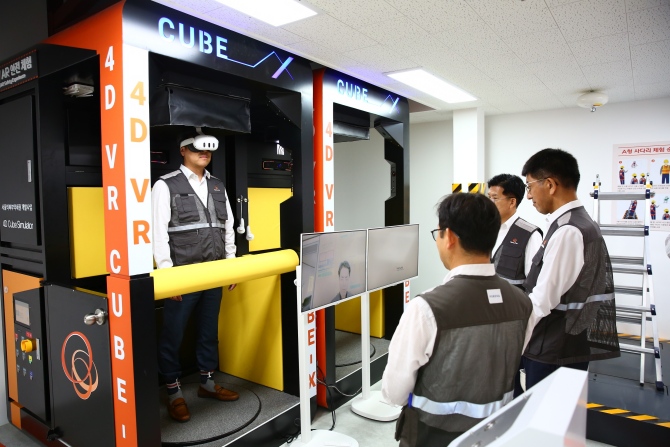 ㈜한화 건설부문, 서울역북부역세권 현장 내 교육·체험·관제 통합한 건설안전보건센터 설치 